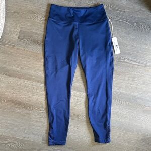 Vineyard Vines Skip Monday Legging in Navy